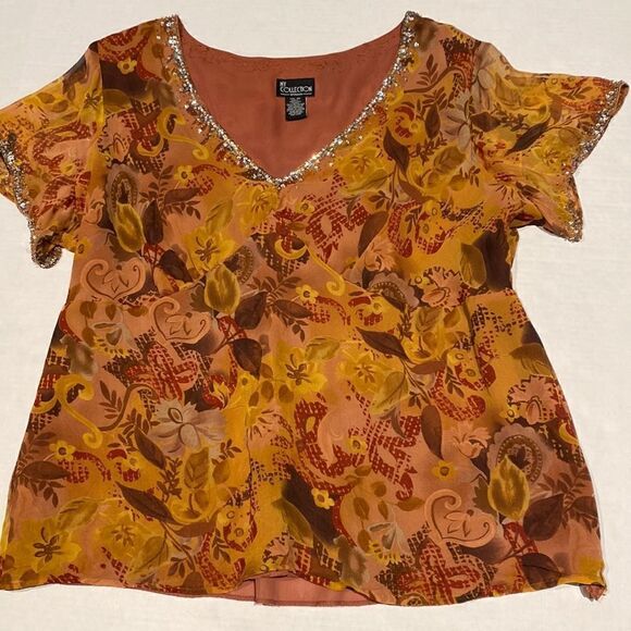 Lite weight flowy short sleeve top with embellished neckline and sleeves size 2X - Picture 1 of 7